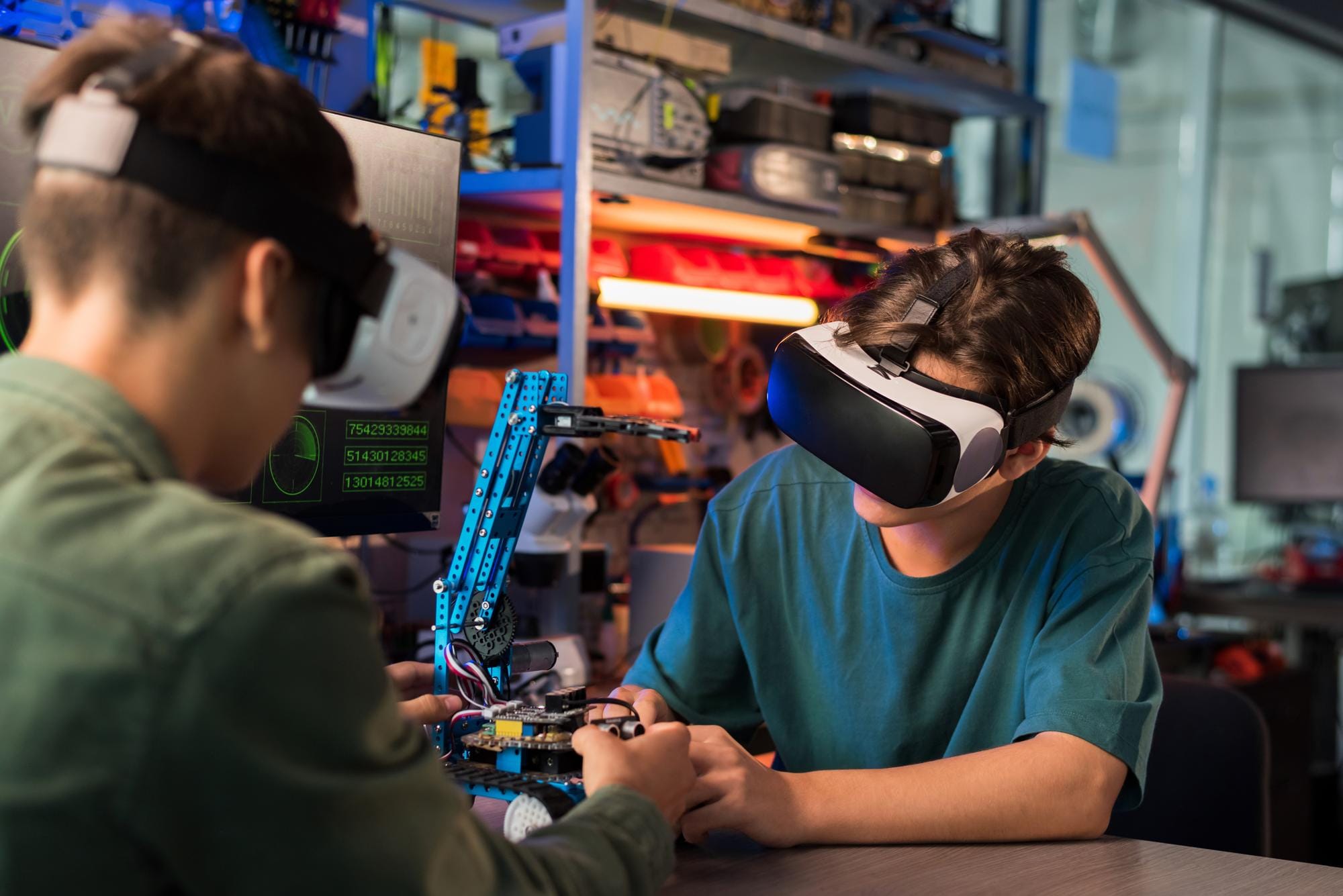 Immersive Learning (AR/VR/MR/XR)